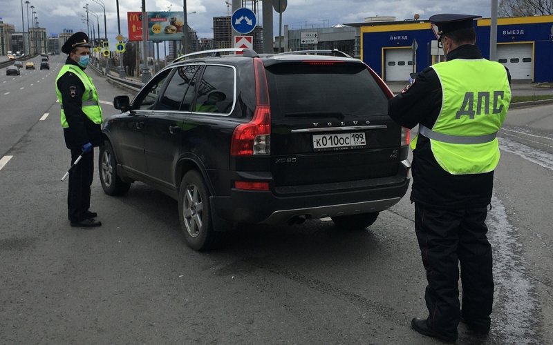 
            Когда инспектор ГИБДД может потребовать выйти из машины: список ситуаций
        