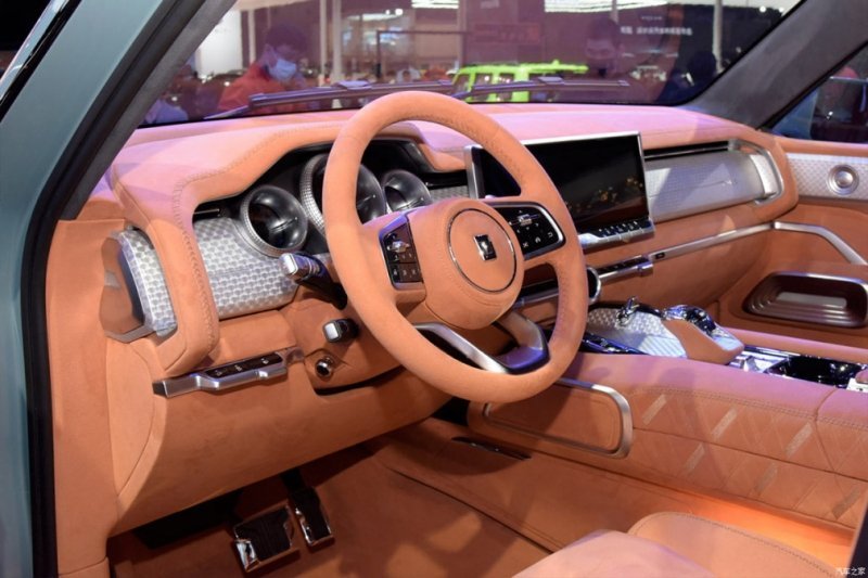 
            Вместо &laquo;Крузака&raquo; и &laquo;Гелика&raquo;. Топ-5 премиум-внедорожников из Китая
        