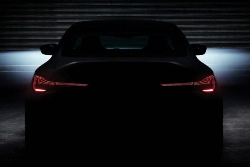 BMW M4 CSL: первые фотографии