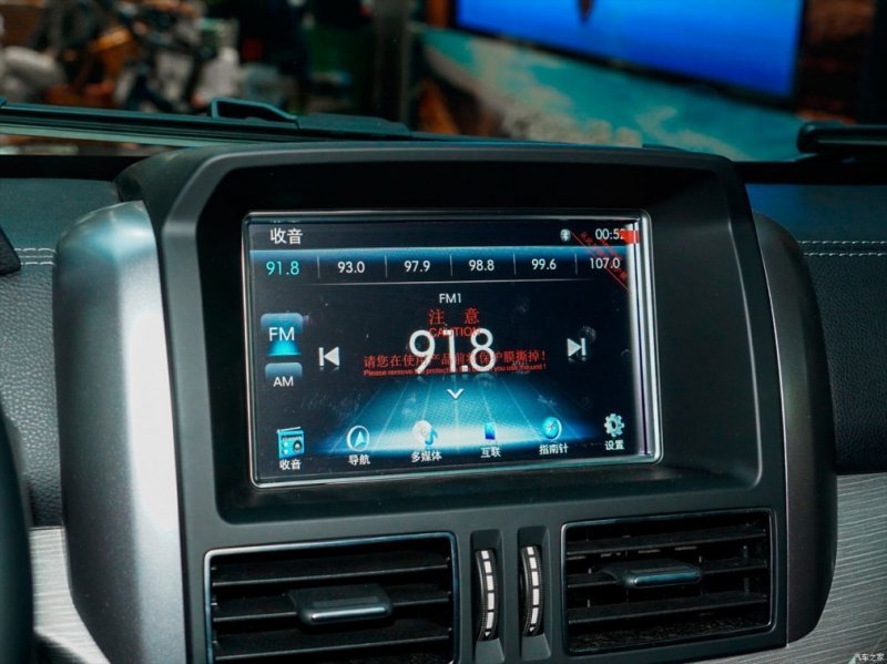 
            Вместо &laquo;Крузака&raquo; и &laquo;Гелика&raquo;. Топ-5 премиум-внедорожников из Китая
        