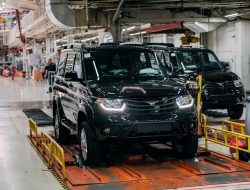УАЗ возобновил выпуск автомобилей