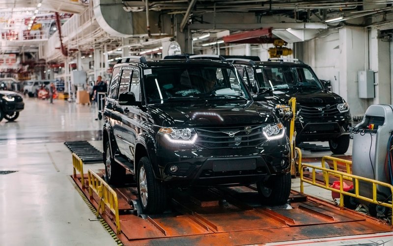 
            УАЗ возобновил выпуск автомобилей
        
