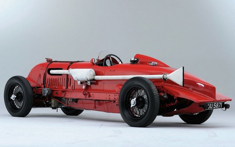 
            Старые авто в состоянии новых. Как купить классическую машину без пробега
        