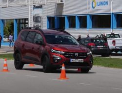 Dacia Jogger проверили «лосиным тестом»