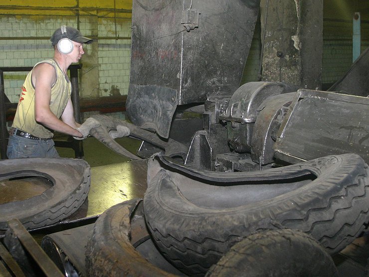 Докатились: антироссийские санкции оставят Европу без покрышек