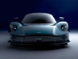 Долг Aston Martin приблизился к миллиарду фунтов стерлингов