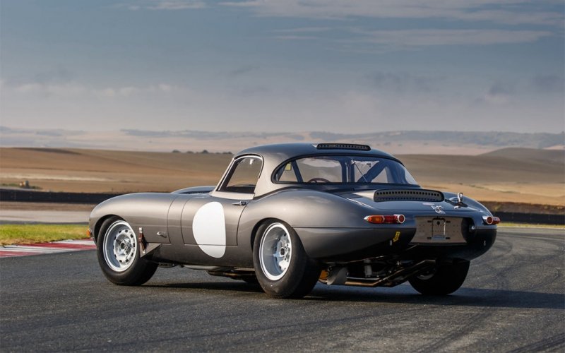 
            Старые авто в состоянии новых. Как купить классическую машину без пробега
        