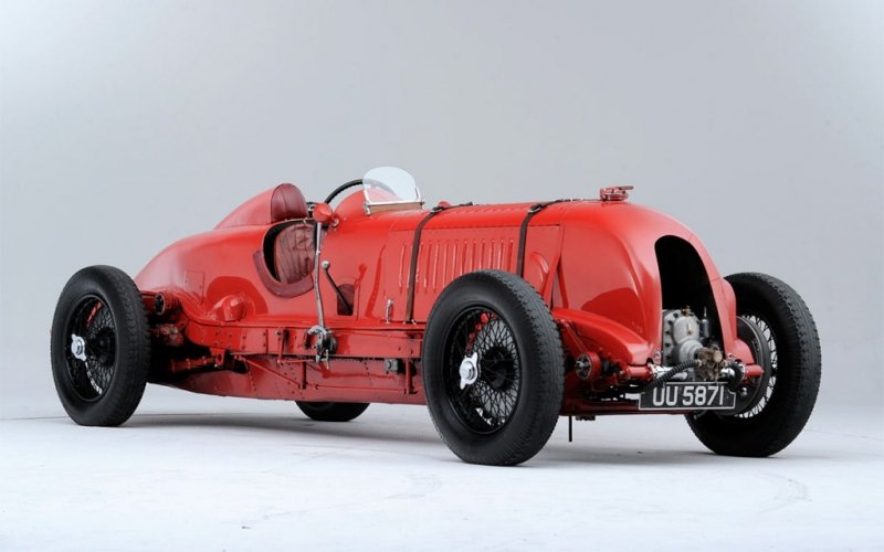 
            Старые авто в состоянии новых. Как купить классическую машину без пробега
        