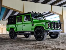 E.C.D Automotive Design установил в старый Defender 6,2-литровый V8