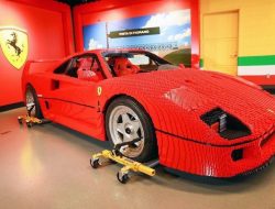 Из 358 тысяч кубиков Lego собрали полноразмерный Ferrari F40