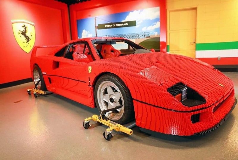 Из 358 тысяч кубиков Lego собрали полноразмерный Ferrari F40