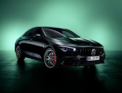 Mercedes-AMG A 45 и CLA 45 получили спецверсию в честь юбилея AMG