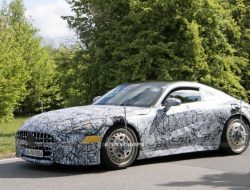 Mercedes-AMG GT второго поколения станет 843-сильным гибридом