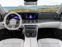 Mercedes-Benz откажется от механической коробки передач в 2023 году