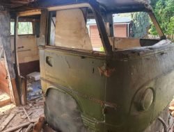 Немец неожиданно выяснил, что ванная в его доме сделана из старого Ford Transit