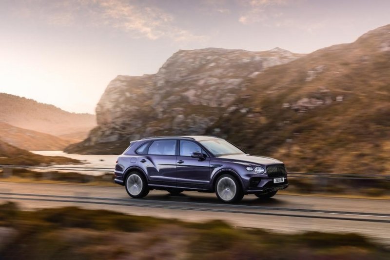 Новый Range Rover Sport, обновлённый Lexus UX и удлинённый Bentley Bentayga: главное за неделю