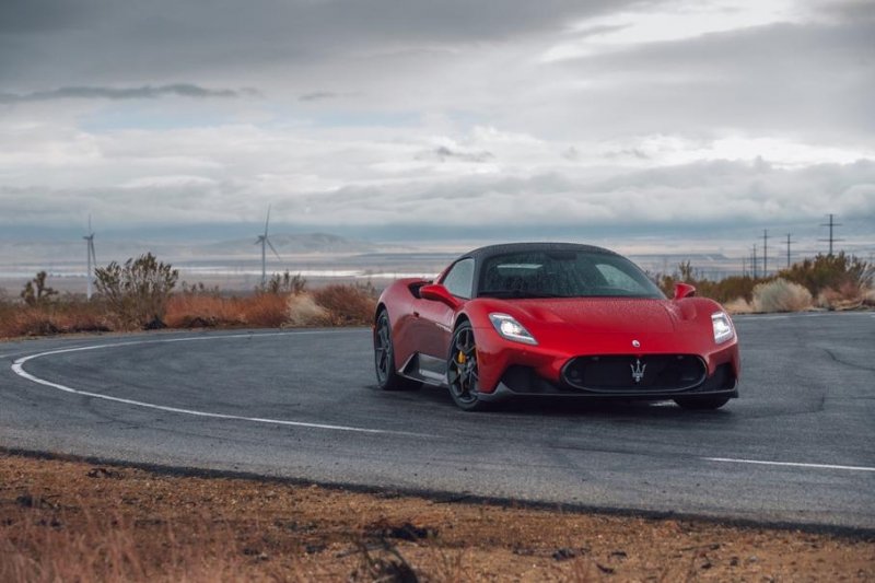 Новый спорткар Maserati попал под очередной отзыв
