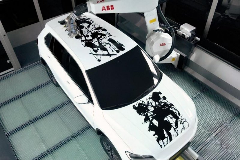 Покрасочный робот научился создавать арт-кары за 30 минут