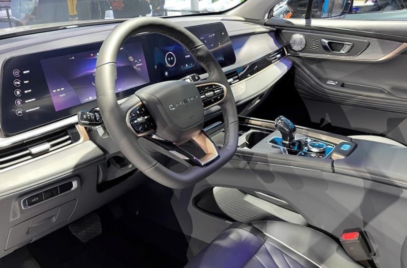 Раскрыт салон кроссовера Chery Omoda 5, который появится в России