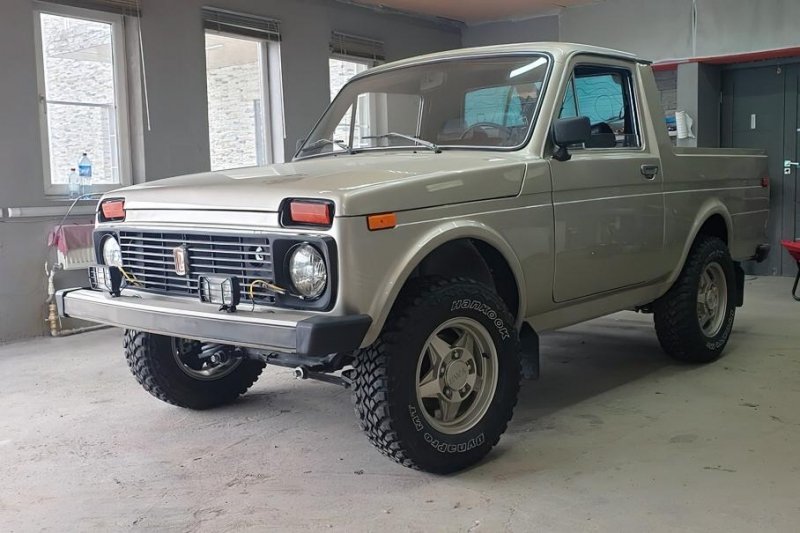 Редчайший пикап Lada Niva канадской сборки продают за 1,5 миллиона рублей