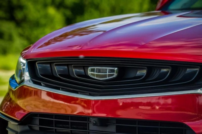 Renault продаст часть своего бизнеса Geely