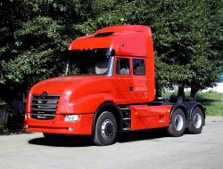 Русский ответ «Фрейтлайнеру»: в России продают уникальный тягач марки «Урал»