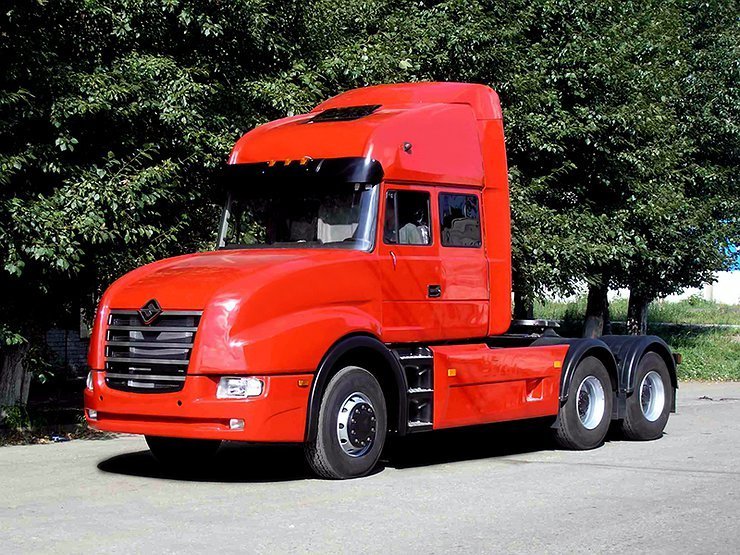 Русский ответ «Фрейтлайнеру»: в России продают уникальный тягач марки «Урал»