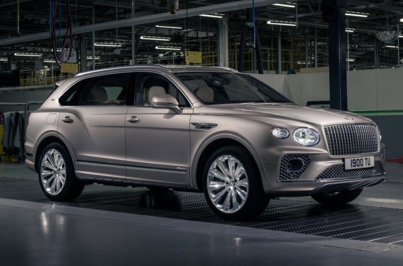 Удлиненный Bentley Bentayga получил «богатую» версию First Edition