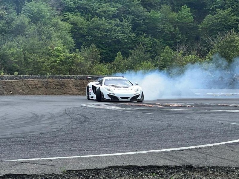В Японии построили дрифтовый McLaren MP4-12C GT3