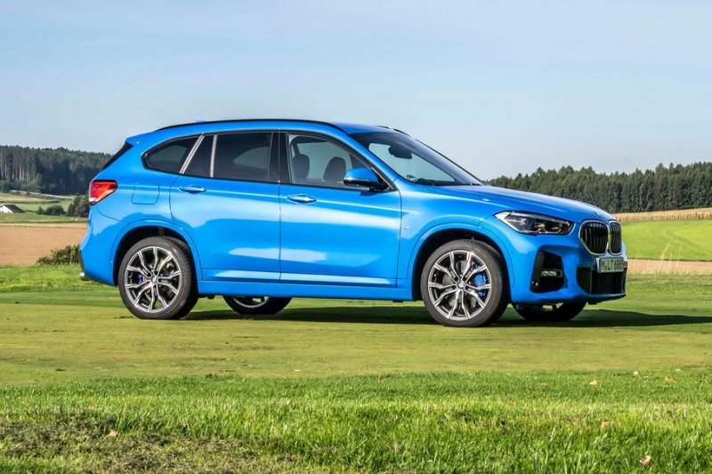 В России отзывают новые BMW из-за проблем с ремнями безопасности