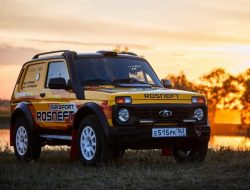 АвтоВАЗ показал обзор новой раллийной Lada Niva Legend