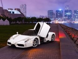 Единственный в мире белый Ferrari Enzo выставили на продажу