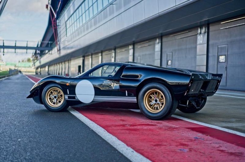 Электрическая реплика Ford GT40 будет звучать, как суперкар с «восьмеркой»