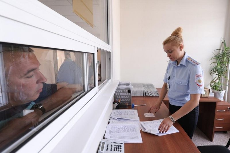 Электронные водительские права планируют запустить в России до конца года