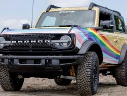 Ford сделал «радужный» Bronco в поддержку сексуальных меньшинств