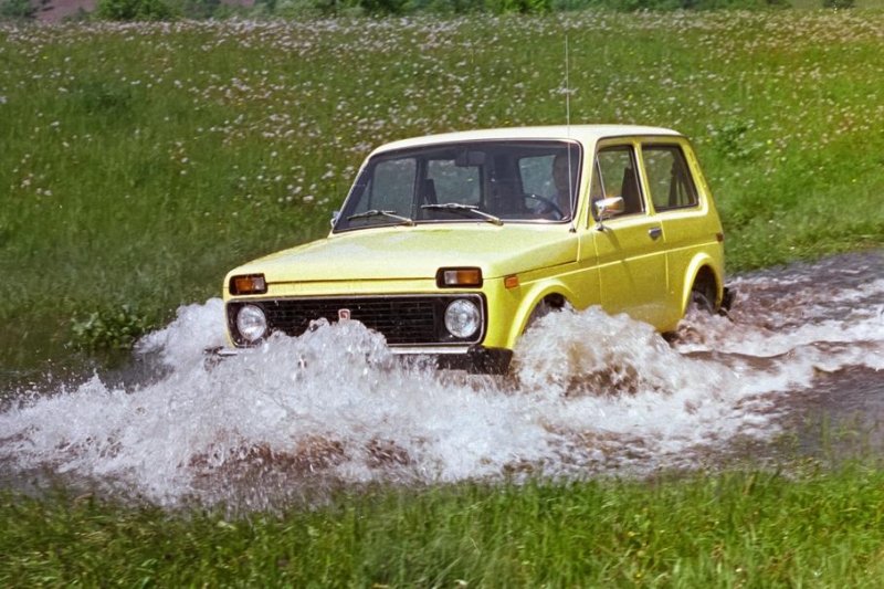 «Гейзер», «Вираж» и «Туман»: раскрыты варианты названия Lada Niva