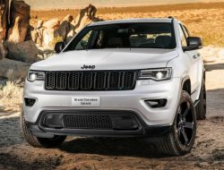 Jeep не спешит отправлять в отставку Grand Cherokee предыдущего поколения