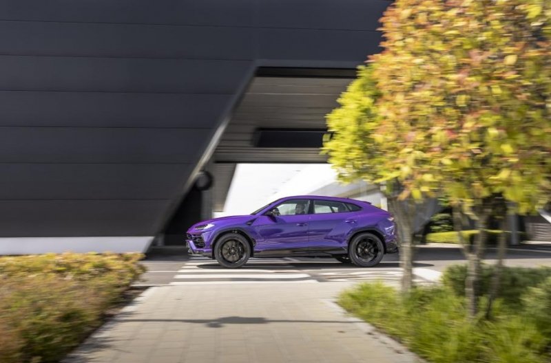 Юбилейный Lamborghini Urus отправят в Азербайджан