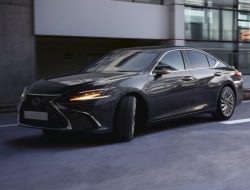 Lexus ES научили понимать голосовые команды на 19 языках