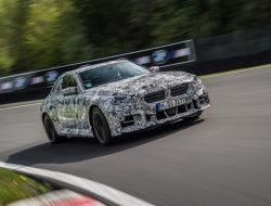 Новую BMW M2 показали в камуфляже