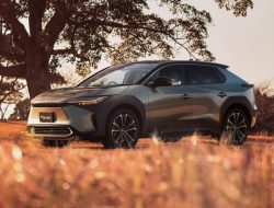 Первый электрокроссовер Toyota отзывают спустя всего два месяца после выпуска