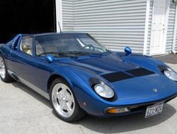 Посмотрите на Pontiac, мастерски замаскированный под Lamborghini Miura