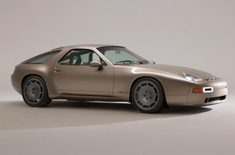 Рестомод Porsche 928 получил 400-сильный «атмосферник» и адаптивную подвеску