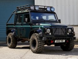 Создатель гоночных внедорожников построил «экстремальный» Land Rover Defender