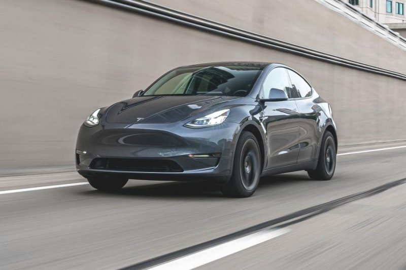 Tesla Model Y возглавила рейтинг любимых электрокаров россиян