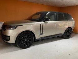 В России уже продают новый Range Rover. Официально его в страну не привозили