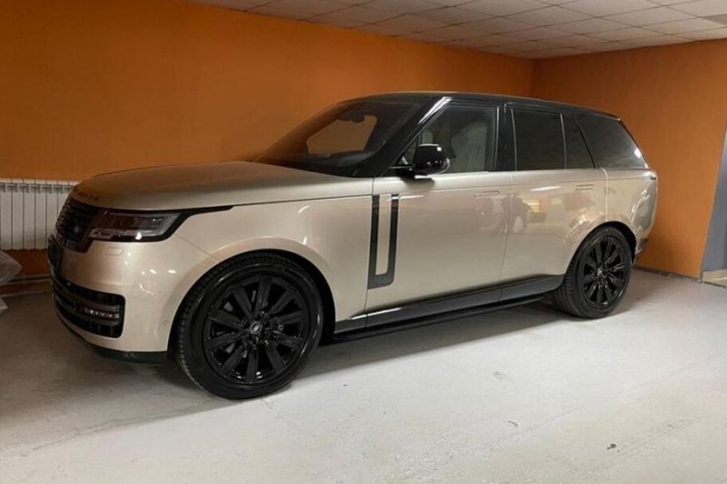 В России уже продают новый Range Rover. Официально его в страну не привозили