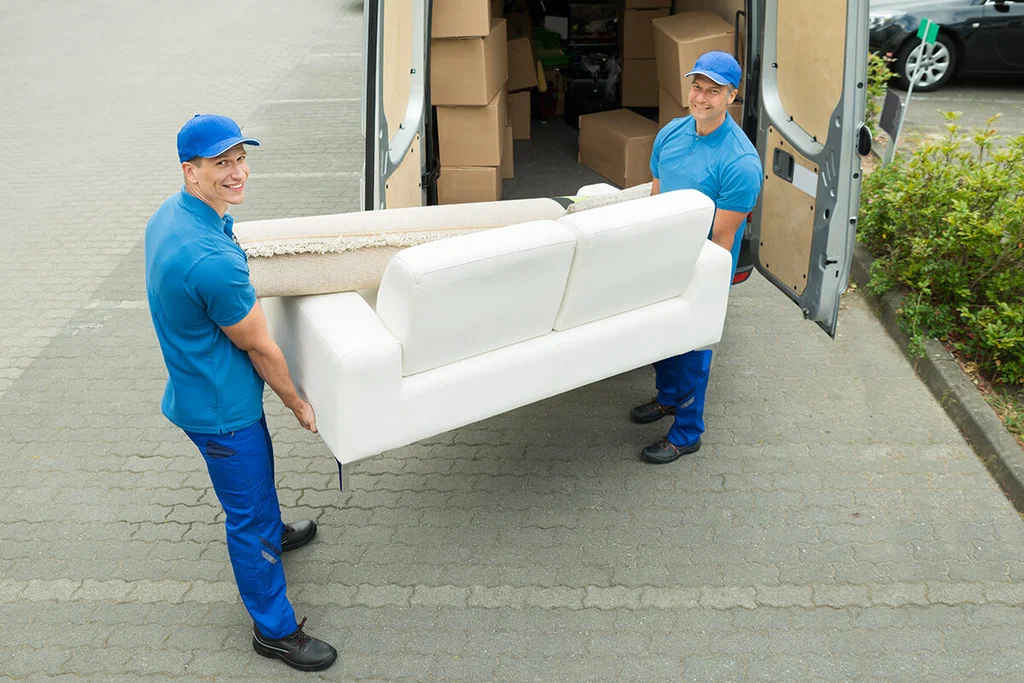Чому краще замовити перевезення меблів у транспортній компанії?