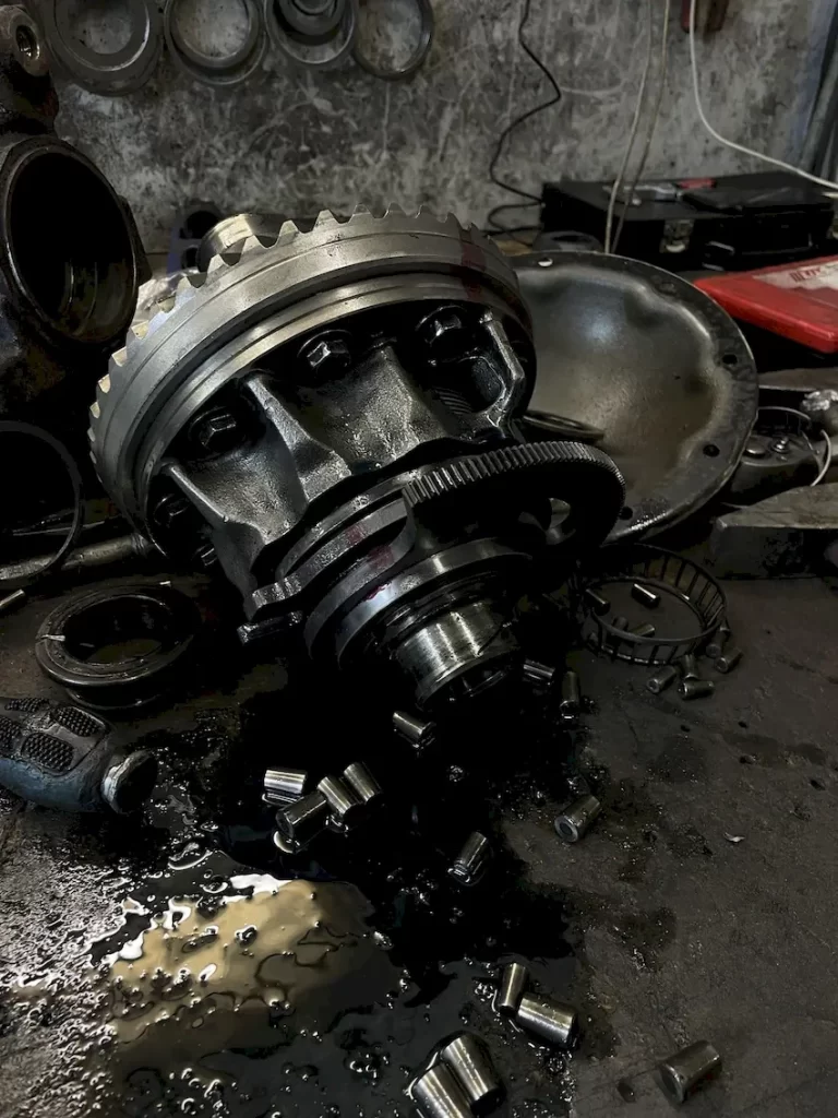 Основные признаки износа и поломки редуктора: когда ремонта не избежать